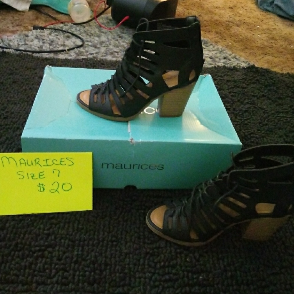 LADIES SHOES
